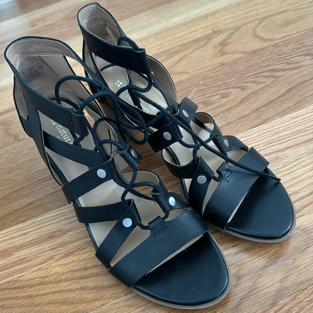 Naturalizer n5 comfort strappy block heel, size 8